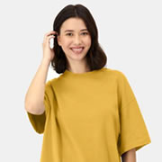 Model wearing Hanes 5180R Unisex Beefy-T Retro Street T-Shirt