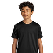 Model wearing Nike NKDX8787 Youth Swoosh Sleeve rLegend Tee